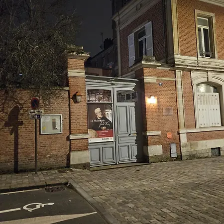 Appartement Design Centre Residence Historique Avec Parking Apartment *