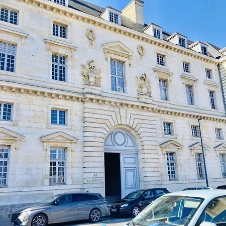 Calme Rare En Hypercentre - Confort - Historique De Caractere * Amiens