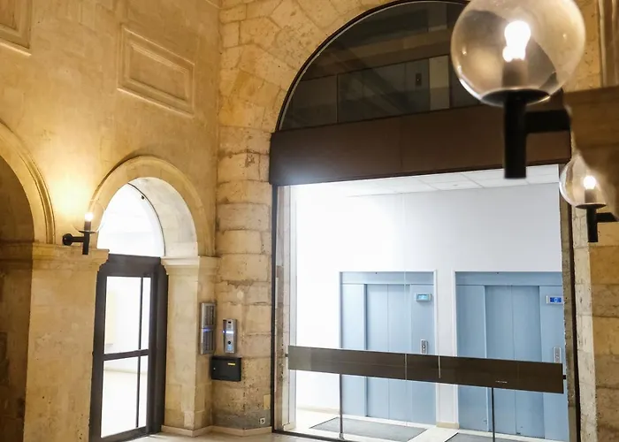 Calme rare en hypercentre - Appartement tout confort - Résidence historique de caractère Appartamento