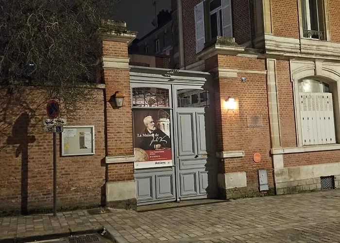 Calme rare en hypercentre - Appartement tout confort - Résidence historique de caractère Appartamento *